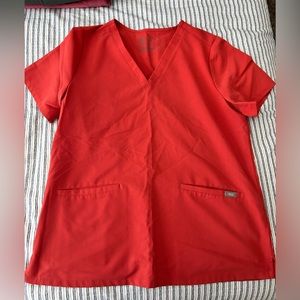 FIGS Casma 3 pocket scrub top